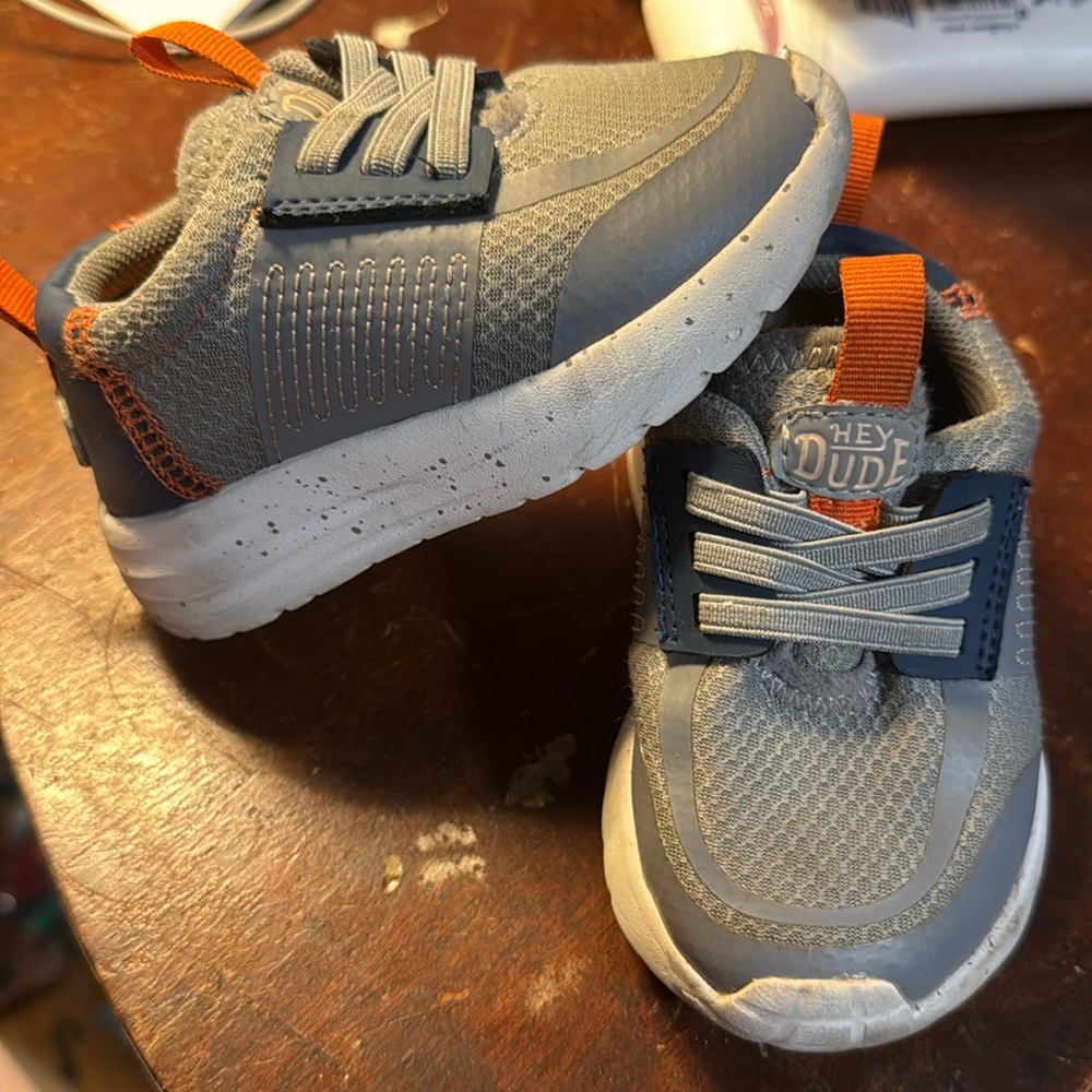 Size 6 toddler Hey Dude sneakers